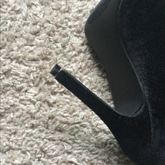 Qupid Faux Fur Ankle Boots - Picture 4 of 16